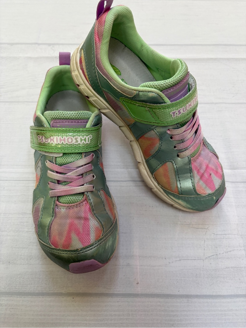 Tsukihoshi Girls Green and Pink Athletic Sneakers